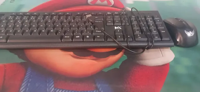 kit  teclado e mouse teclado ta faltando o esc eo mouse e sem fio