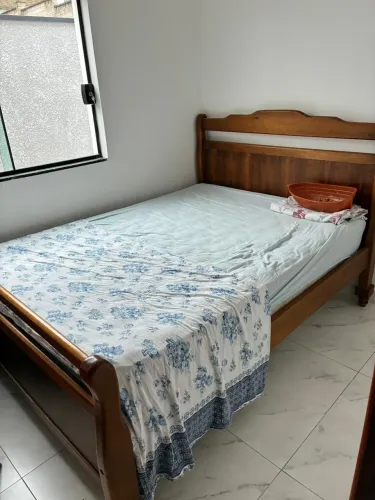 Cama madeira maciça 