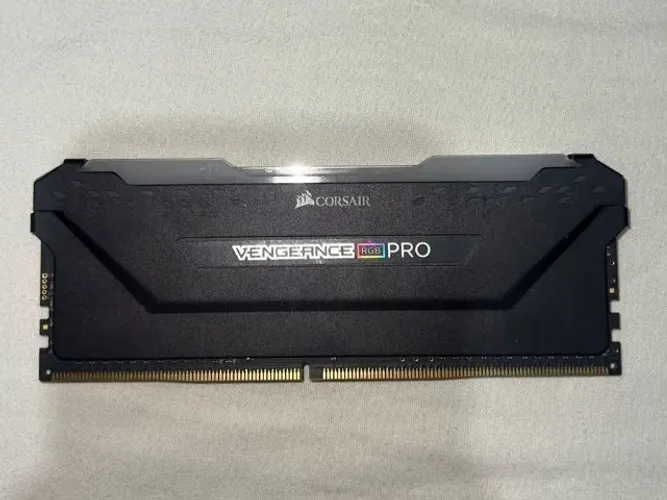 Memória Ram DDR4 Corsair Vengeance Pro 8gb 3200mhz CL16