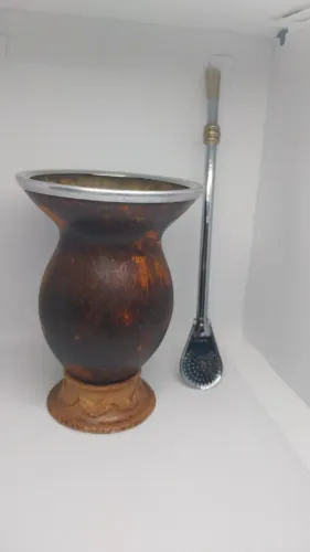 Cuia para Chimarrão com Bomba - Modelo Tradicional em Madeira