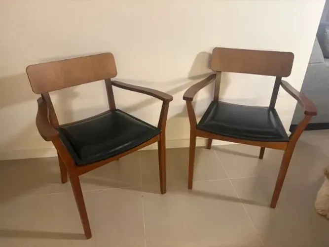 Cadeira de jantar madeira maciça com braços - Tango TokStock