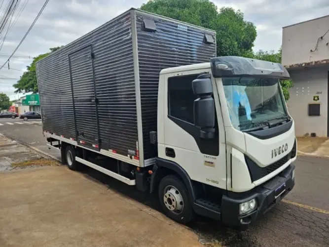 IVECO TECTOR 11-190 (2019/2020) COM BAÚ PANHAN - ÚNICO DONO!
