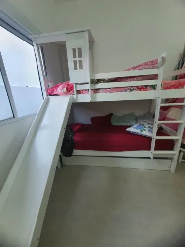 Treliche com Escorregadora e Casinha na cor Branco