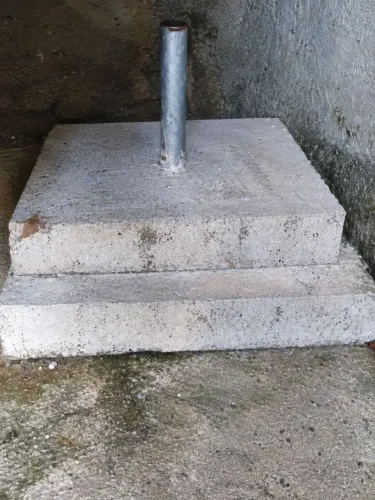 BASE DE CONCRETO PARA MASTRO DE BANDEIRA