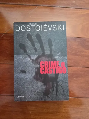 Livro "Crime e castigo" (Fiódor Dostoiévski )