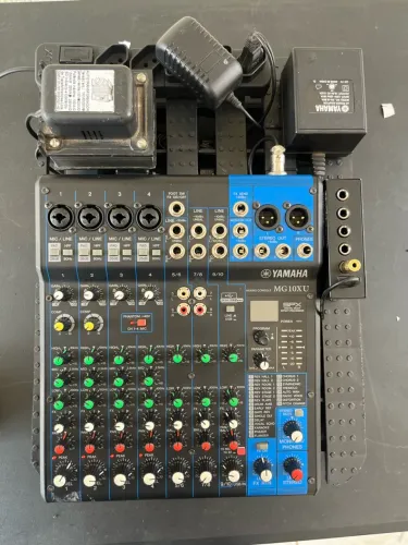 Vendo mesa de som Yamaha mg10xu