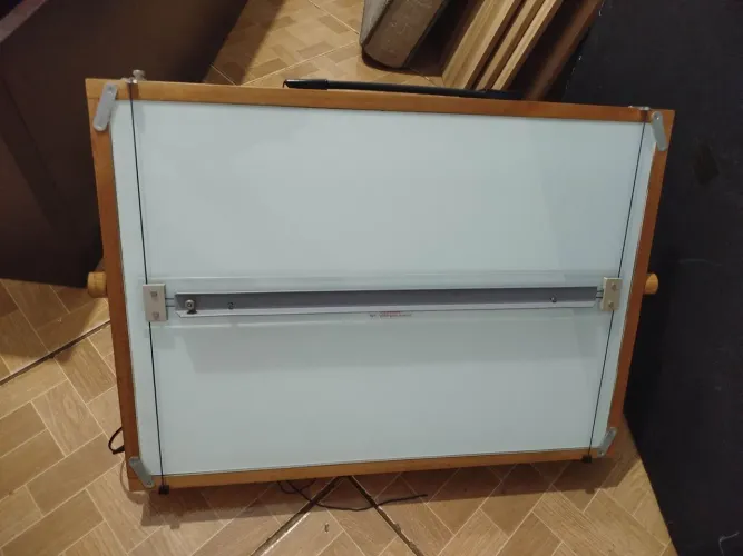 Prancheta para desenhos e arquitetura  com led