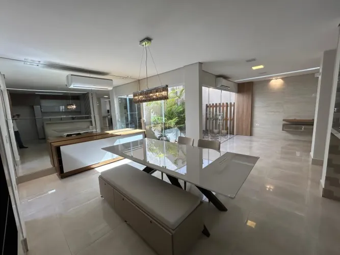 Casa à venda no Condomínio Village Paradiso 1 em Uberlândia