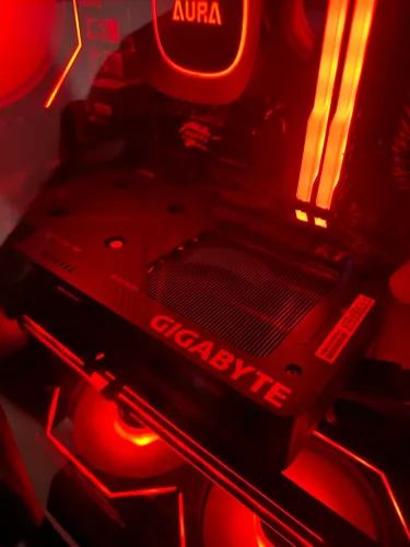 RTX 5060 Gigabyte - Estado de Nova + Nota Fiscal + Garantia