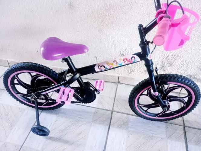 Linda bicicleta aro 16