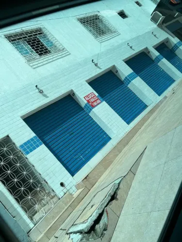 ALUGO SALAS COMERCIAIS