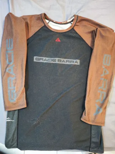 Rashguard Gracie Barra Marrom manga longa