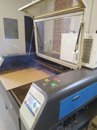 Máquina BOYE de Corte e Gravação a Laser - BY-C1008 