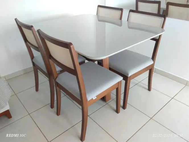 Mesa 4 cadeiras