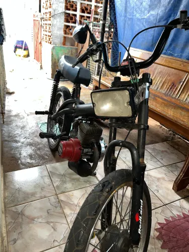 Mobilete 2 tempo andando