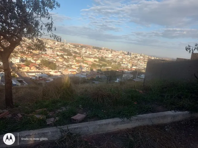 Vendo lote barato em Oliveira MG