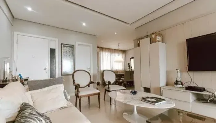 Excelente apartamento semi mobiliado no Condominio Diamond!