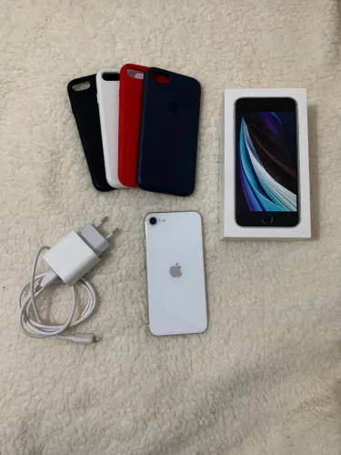 Apple iPhone SE 2020 128GB Branco