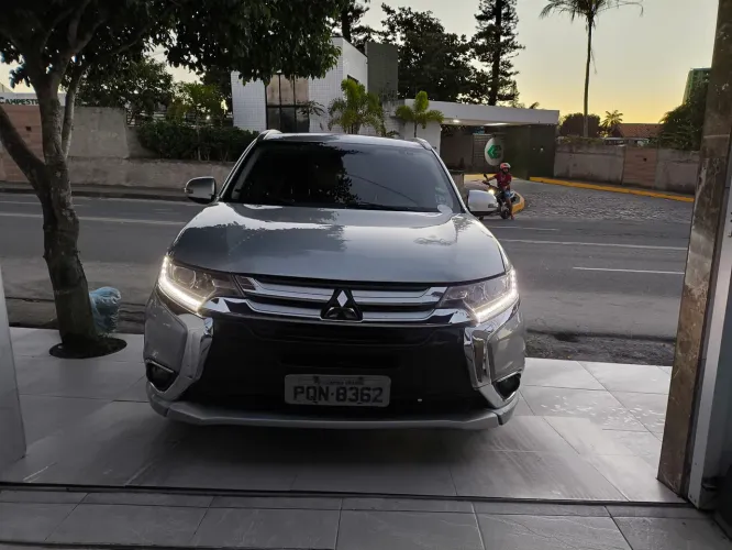 Mitsubishi Outlander 2.0 16V 160cv Aut. 2016