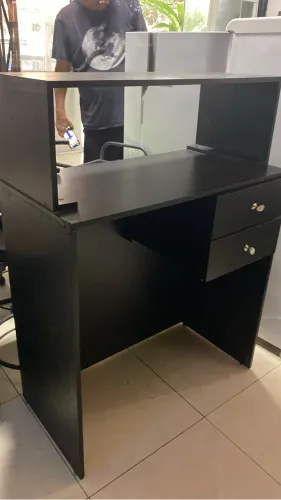 Balcão preto de fórmica