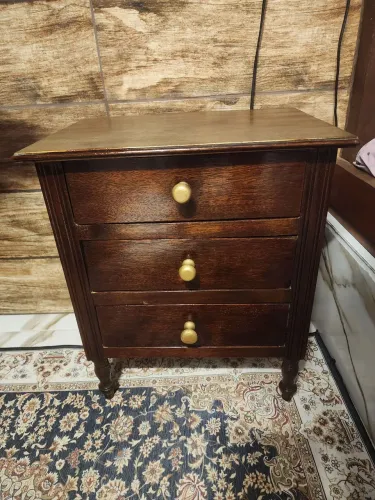 Mesinha cabeceira madeira maciça 