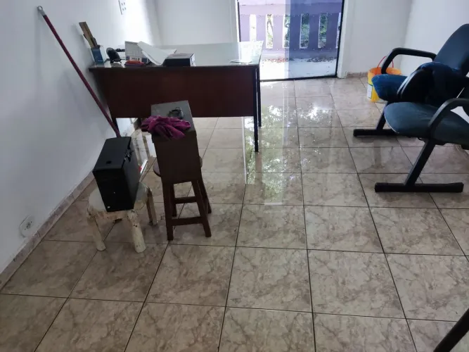 Móveis de escritório e cozinha... Escritório encerrando atividades