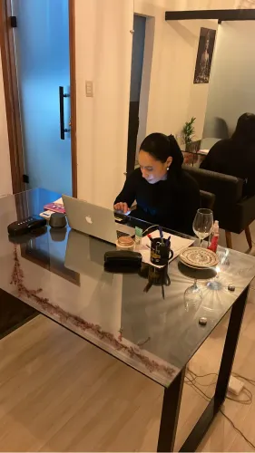 Linda mesa de vidro espelhado