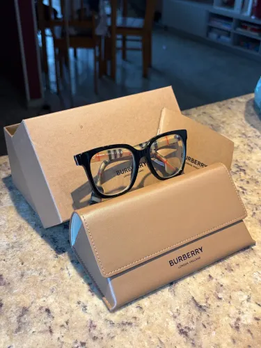 Óculos Burberry Novo