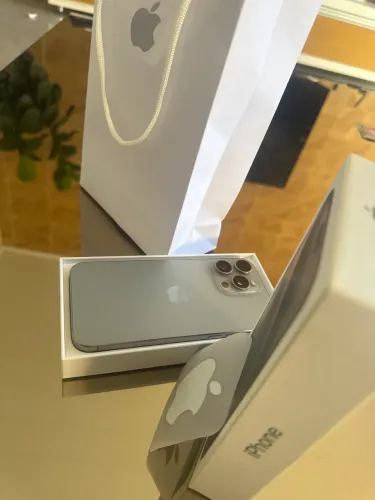 IPhone 15 Pro-Max - Muito conservado