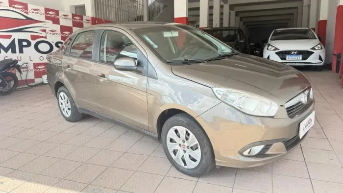 Fiat Grand Siena Attrac. 1.4 EVO F.flex 8V 2013