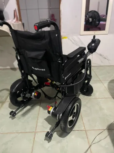 Cadeira de rodas motorizada
