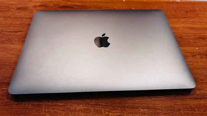 MacBook Pro 13 512GB - Touch Bar (com case de proteção)
