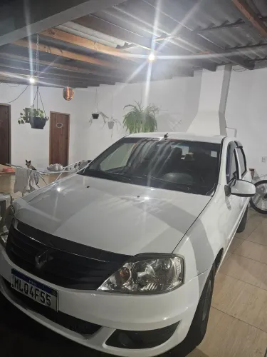 Renault Logan Expression Hi-flex 1.6 8V 4P 2013