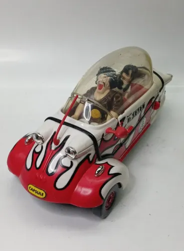 Miniatura Carro Capsule Corp Mr Satan 666 e incluindo duas figuras - Dragon Ball Z
