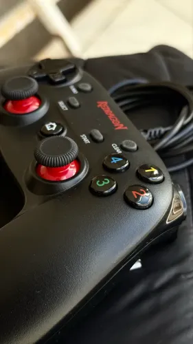 Controle Gamer Redragon Saturn G807