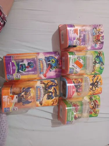 Lote 7 bonecos Skylanders