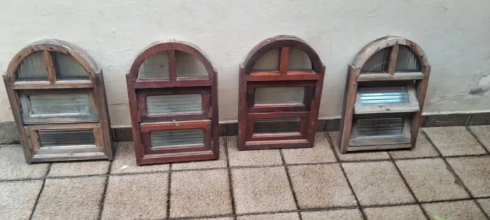 Janela basculante madeira com vidro 