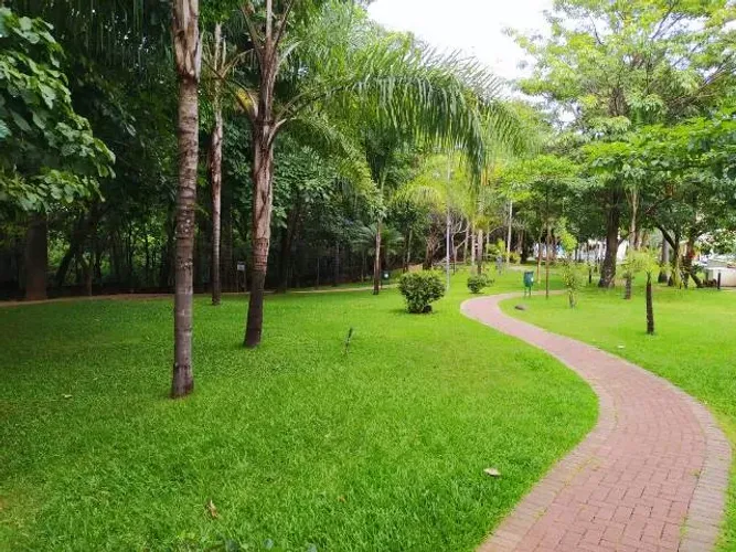 Oportunidade linda casa em condominio fechado no Buritis!