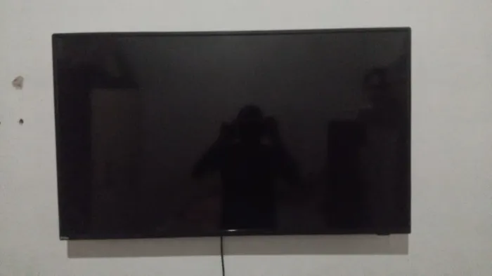 Smart TV Philco 40 polegadas com defeito nos leds da tela