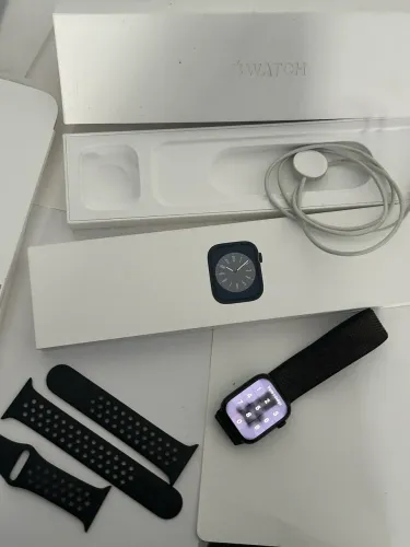APPLE WATCH SERIE 8 GPS 45mm- excelente estado .