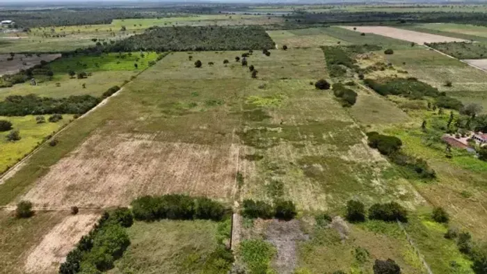 Excelente granja com 27 hectares na região de vera cruz