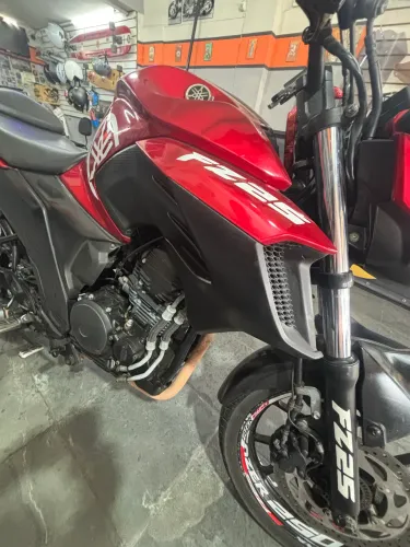 Yamaha FZ25