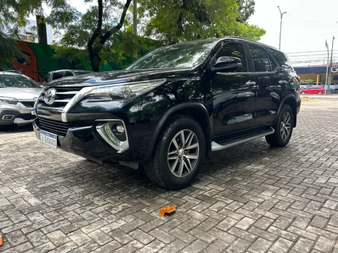 Toyota Hilux SW4 SRX 4X4 2.8 TDI 16V Dies. Aut. 2018