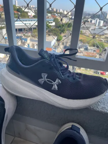 2 tênis da UNDER ARMOUR