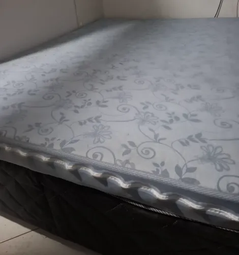 Cama box com colchão