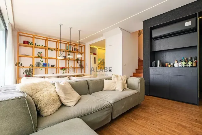 Apartamento duplex à venda em Pinheiros com 118m², 2 quartos e 1 vaga