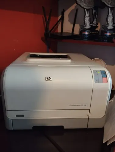 Impressora HP Color LaserJet CP1215