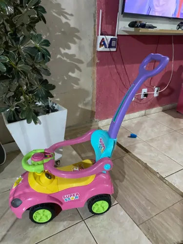 Vende-se carrinho de passeio infantil feminino