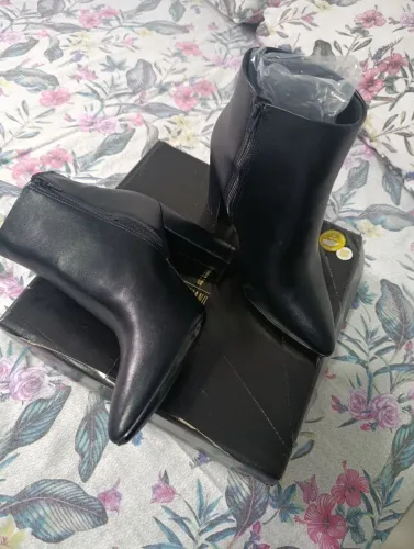 Bora couro Vizzano, estou vendendo pq comprei o errado .R$120,00 , novinha sem avaria.
