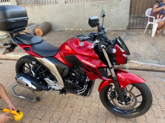 Yamaha Fazer 250 vermelho conservada 